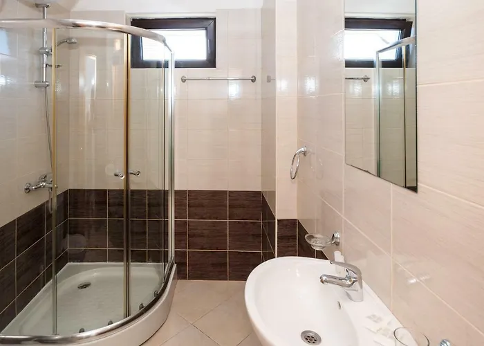 Charming 1 Bedroom For Up To 4 Guests