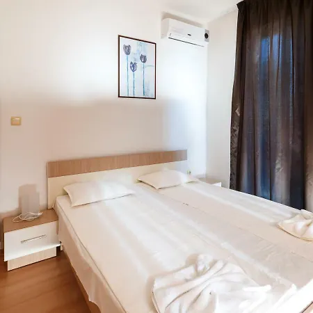 Charming 1 Bedroom For Up To 4 Guests Sluneční pobřeží